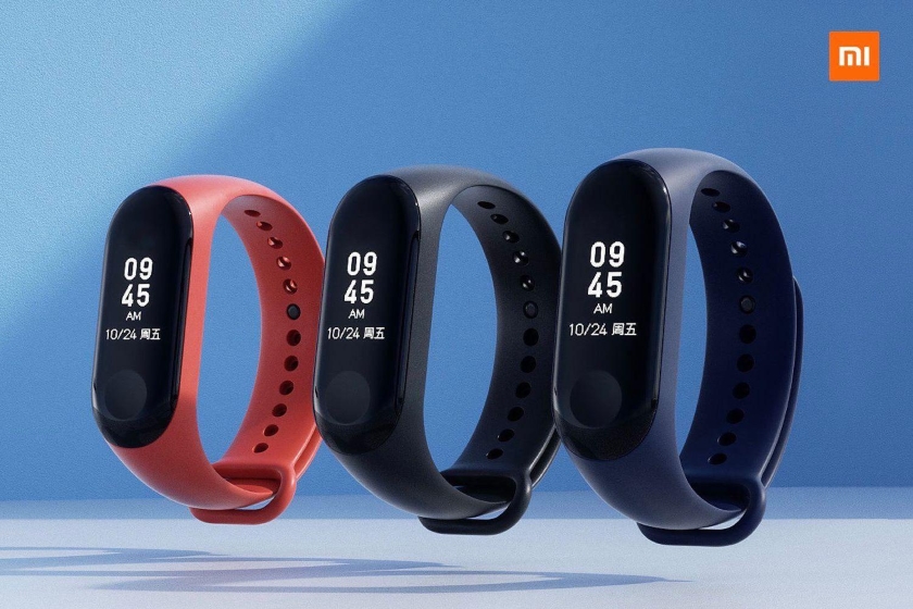 Похож на Mi Band 3: в сети появились первые «живые» фотографии смарт-браслета Xiaomi Mi Band 4