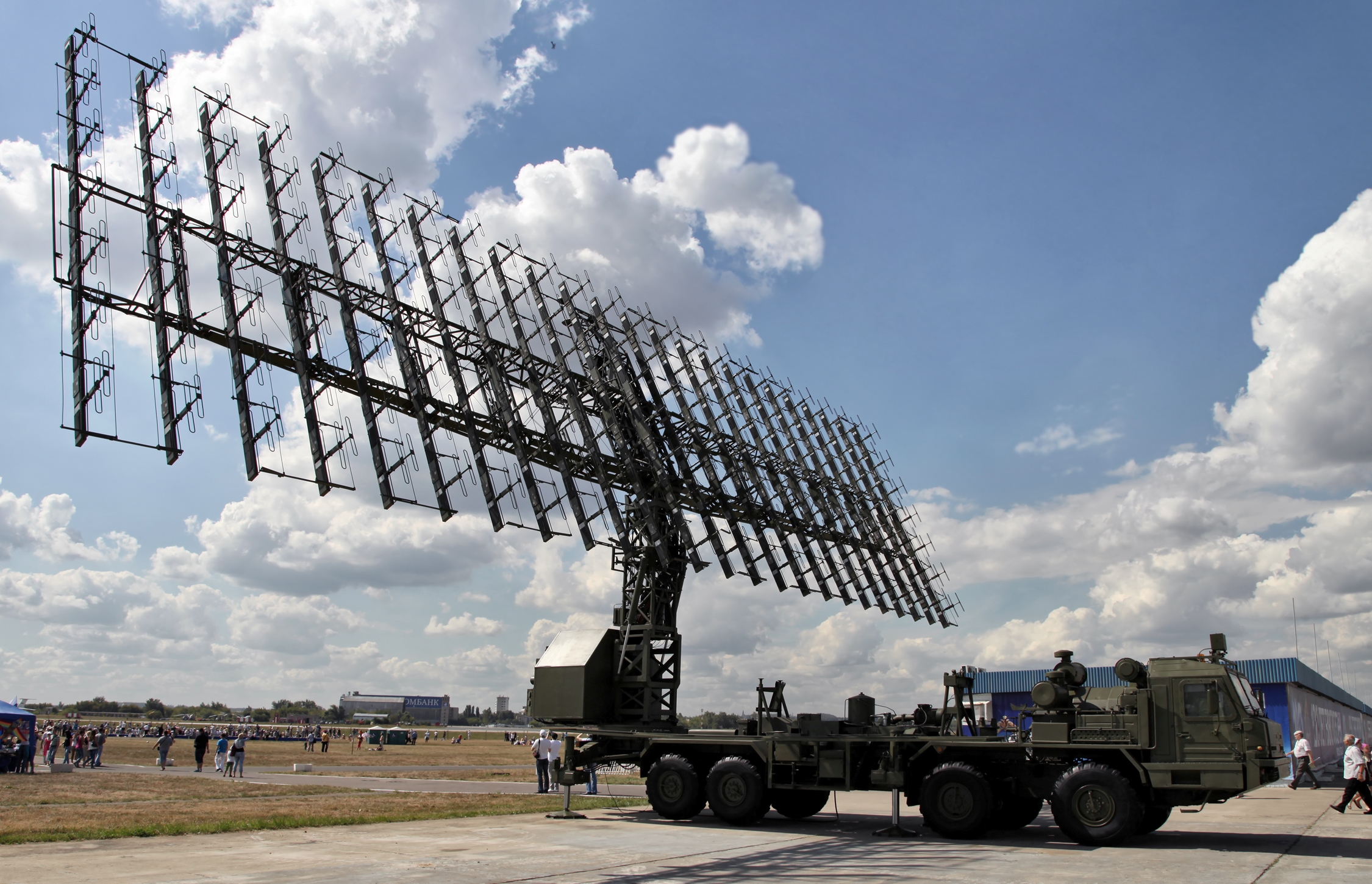 Les drones du service de sécurité ukrainien ont attaqué le complexe de détection radar à longue portée Nebo-SVU en Crimée occupée, qui coûte environ 100 millions de dollars.