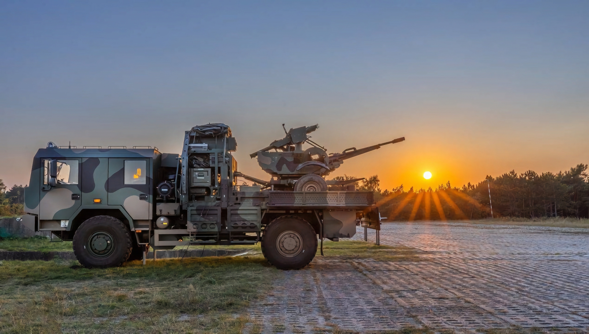 Польська армія отримала два зенітні комплекси PSR-A Pilica, вони можуть вражати повітряні цілі на відстані до 6.5 км.