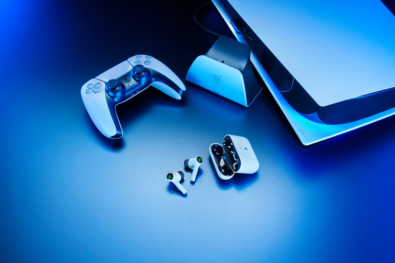 Razer Hammerhead HyperSpeed: gaming TWS headphones for Xbox and PlayStation with RGB illumination and dual connectivity for $150