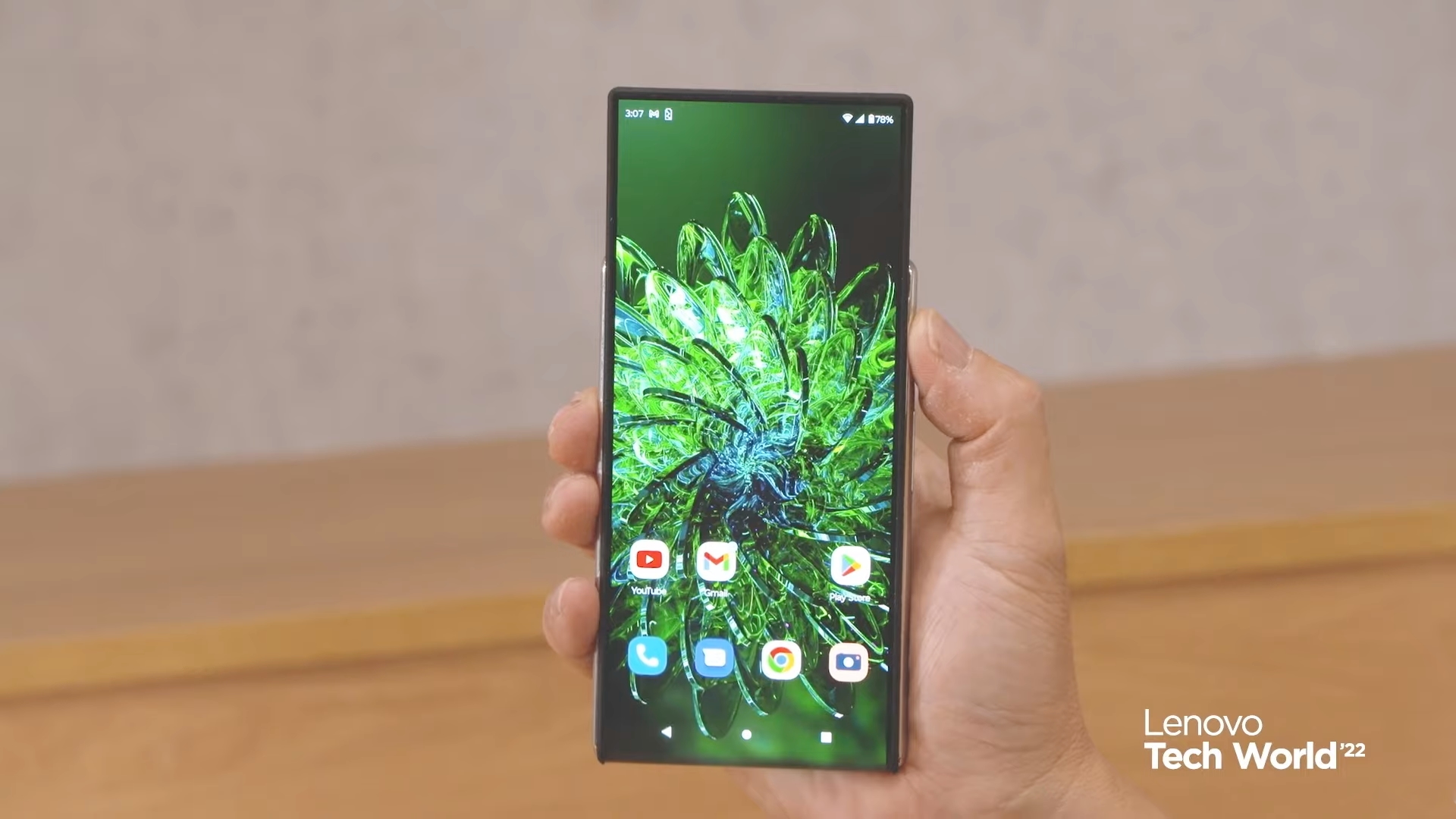 Tech World 2022: Lenovo showed a concept of a Motorola smartphone with a display stretching from 5 to 6.5 inches
