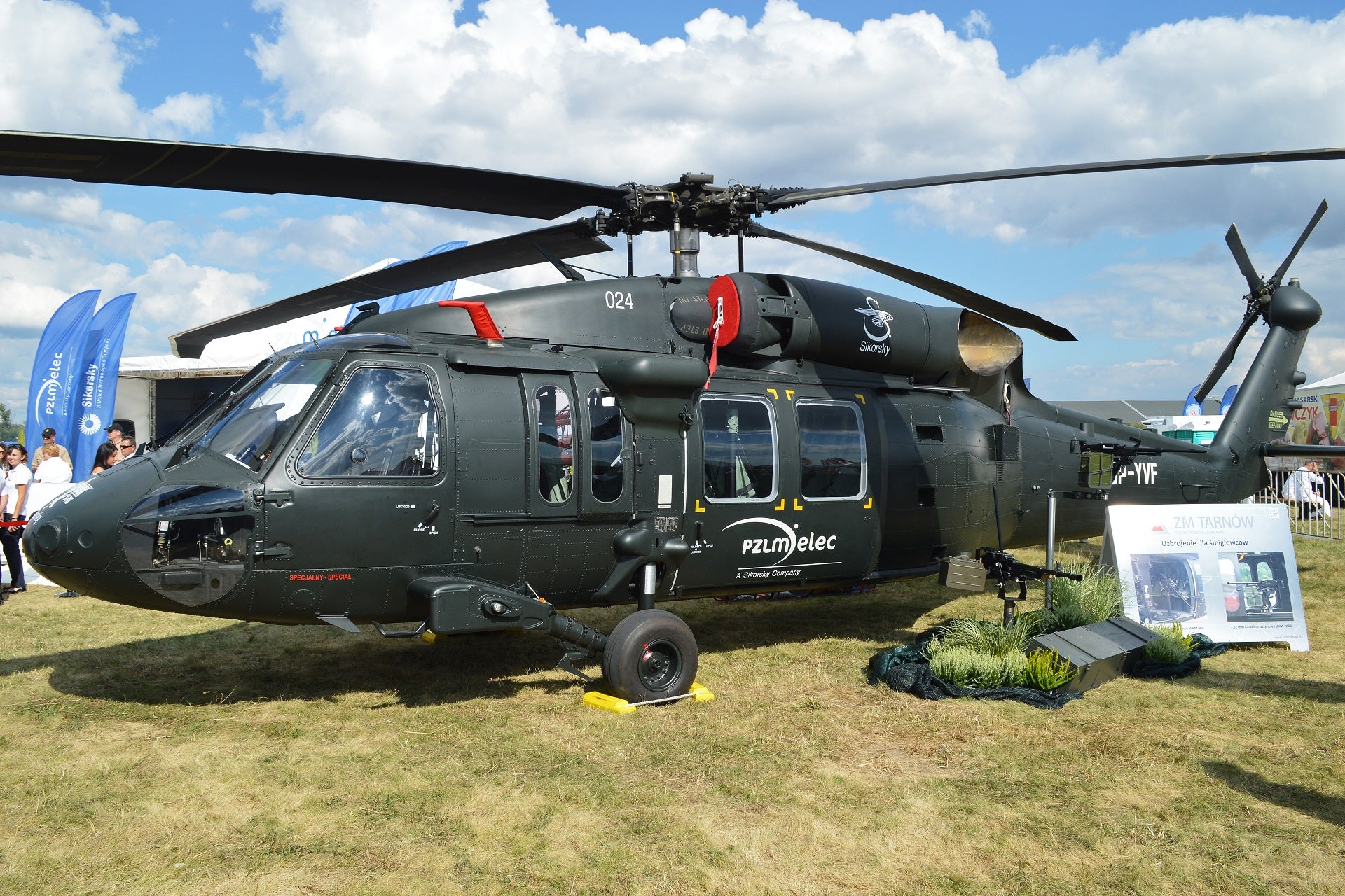 The Philippine Army received the first batch of additional S-70i Black Hawk helicopters, they were delivered with the help of Ukrainian An-124 Ruslan aircraft