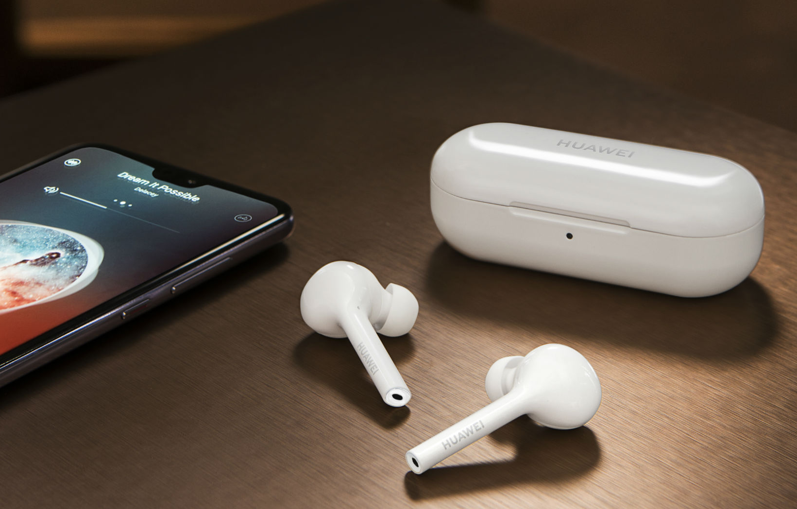 Huawei готує нові бездротові навушники Nova Buds у форм-факторі AirPods