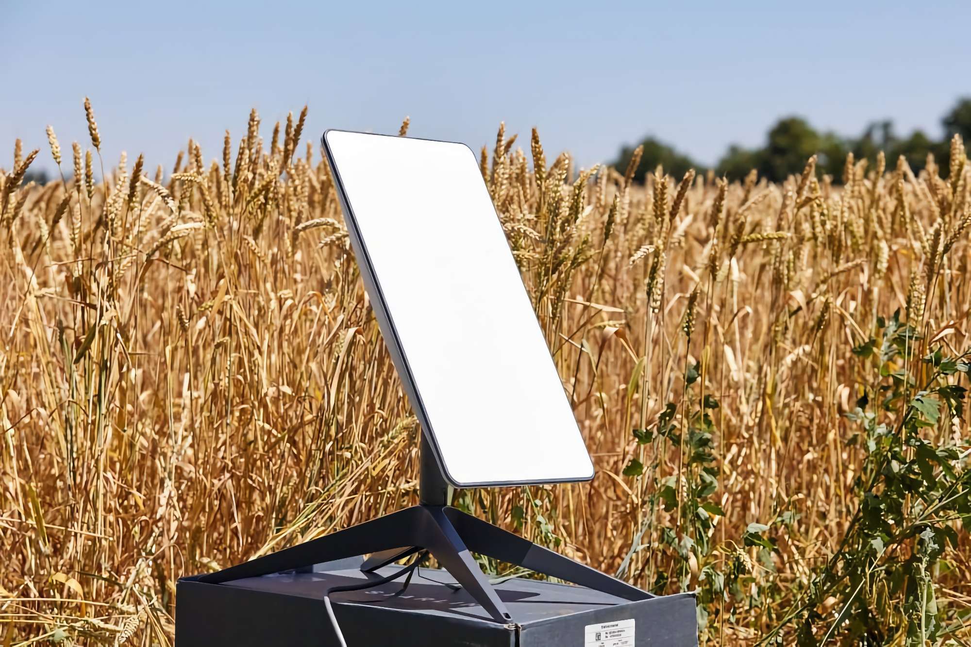La Pologne remet 5 000 terminaux internet par satellite Starlink à l'Ukraine