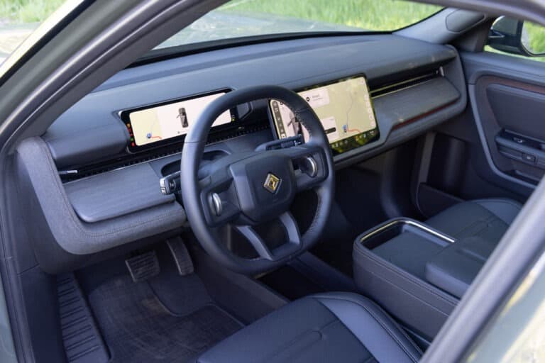 Rivian R2 задня частина