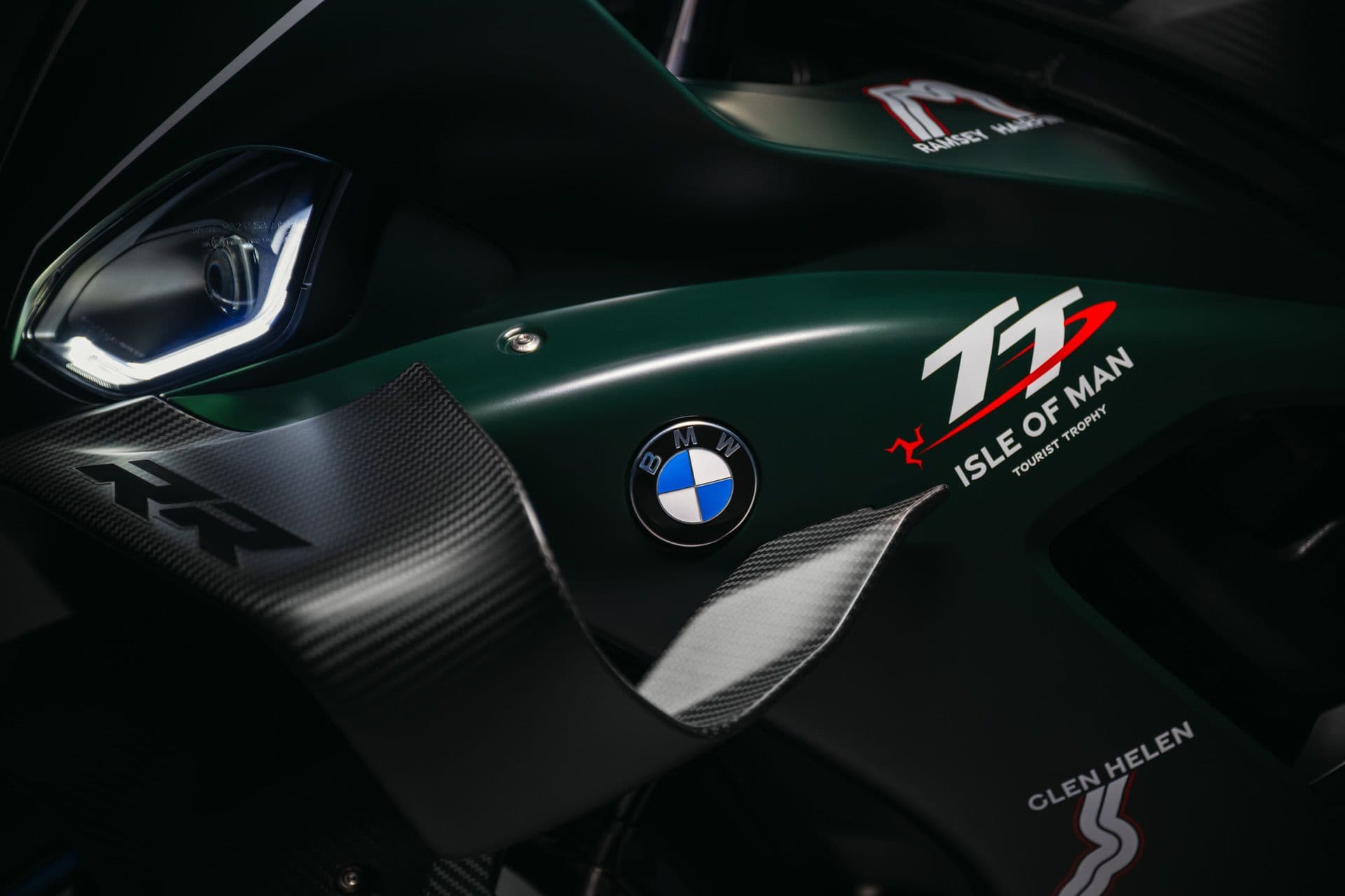 Деталі графіки Mountain Course на баку BMW M 1000 RR