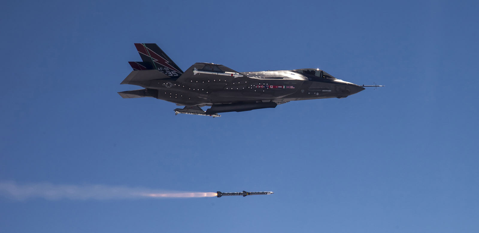 The United States will purchase more than 13,000 AIM-9X, AGM-158 and AIM-120 aircraft missiles and thousands of AGM-158C, Harpoon and NSM anti-ship missiles