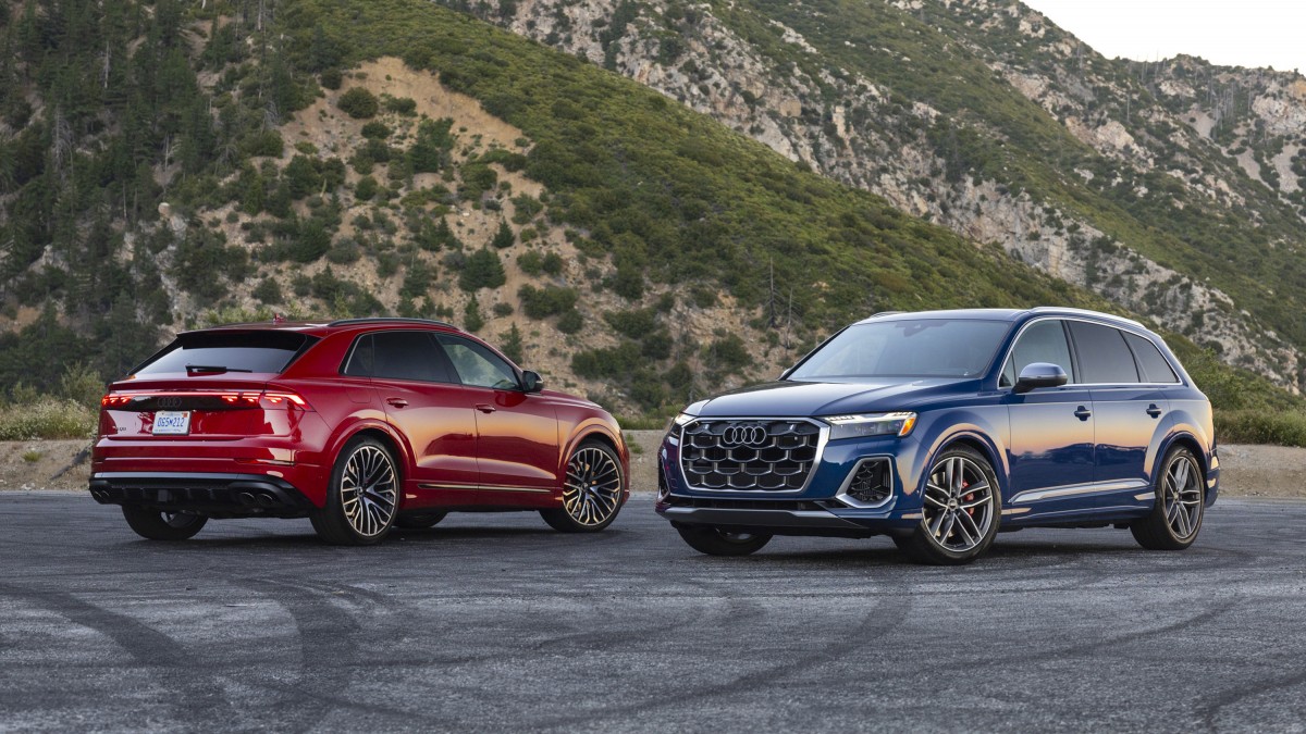 Audi випустила нову версію електричного автомобіля Q8 e-tron 2025 року