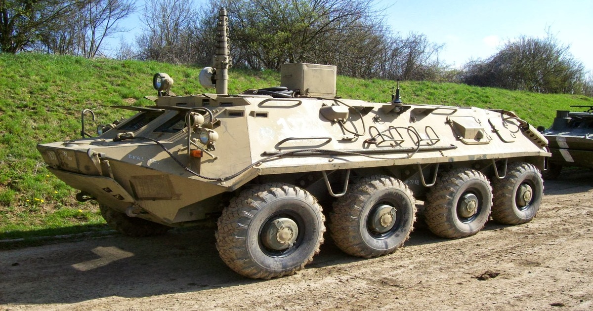 Болгарія почала передавати обіцяні Україні БТР-60