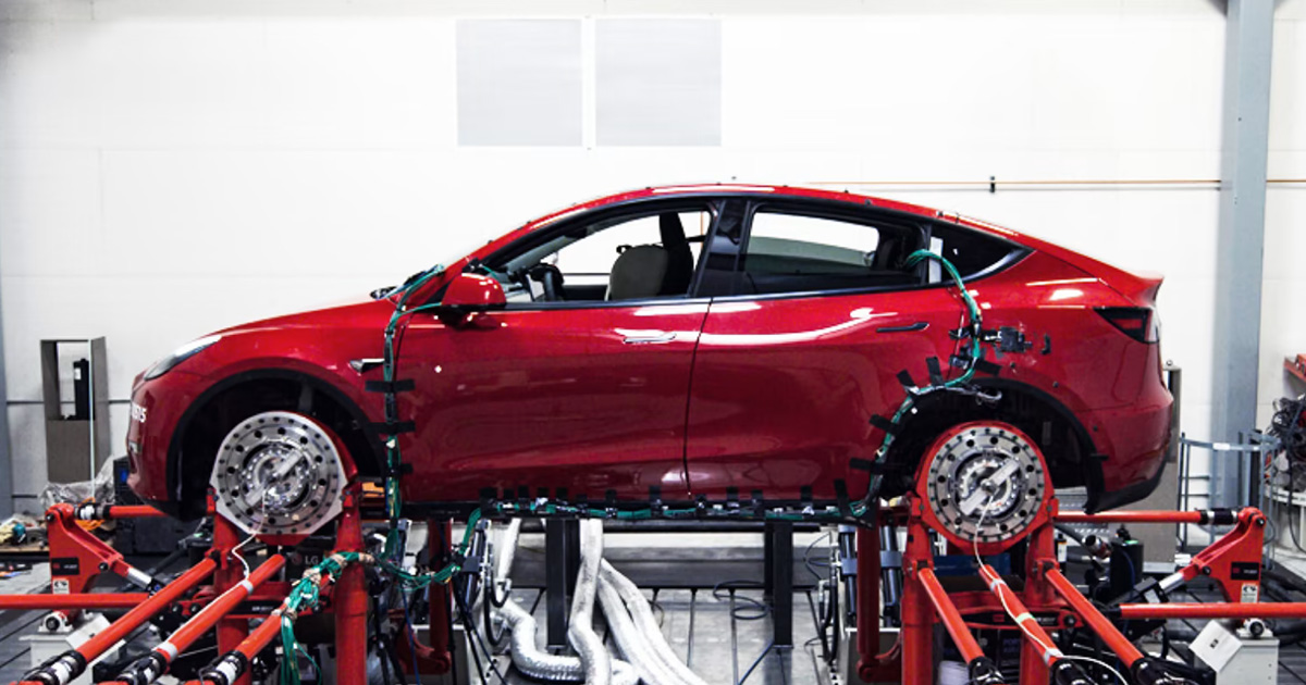 À l'intérieur de la Gigafactory : La première Tesla Model Y est lancée à Berlin