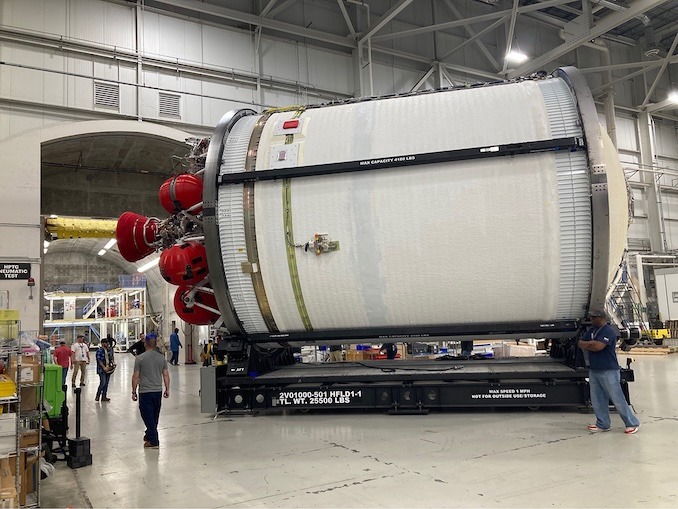 Верхній ступінь Centaur 5 на виробничому майданчику