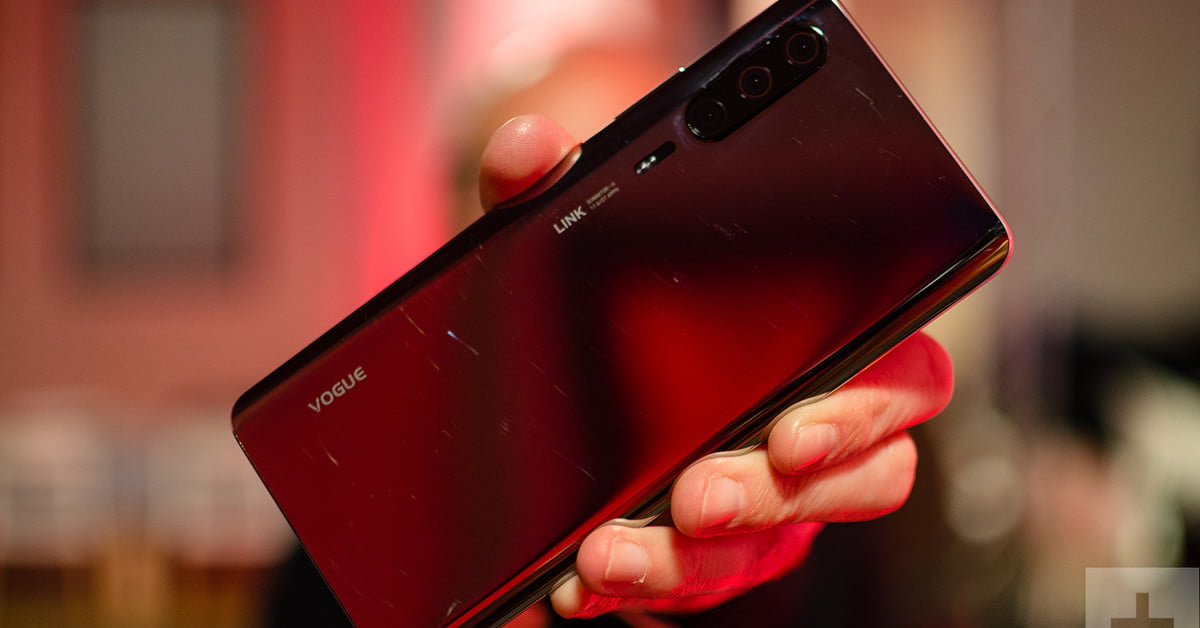Huawei P30 Pro показали у руках голови компанії та в рекламному ролику