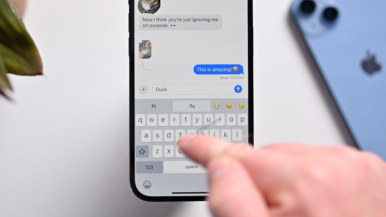 Невірний чоловік подав до суду на Apple через листування з жінками легкої поведінки, які знайшла його дружина