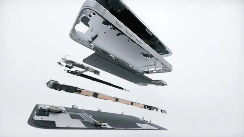 Phone 16e: Ditching MagSafe, but what's in return?