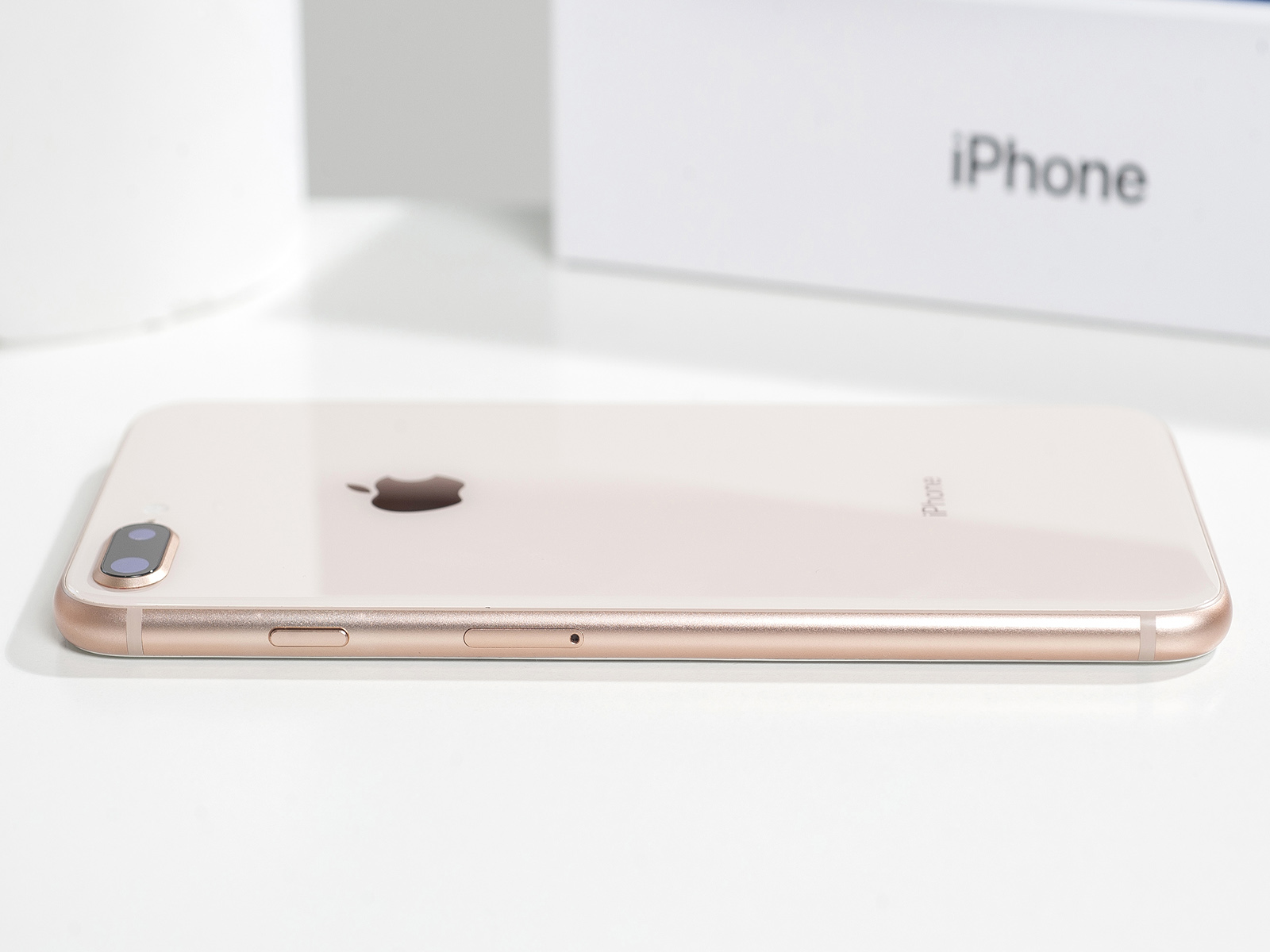 Apple has warned of serious security vulnerabilities in iPhones, iPads and Macs
