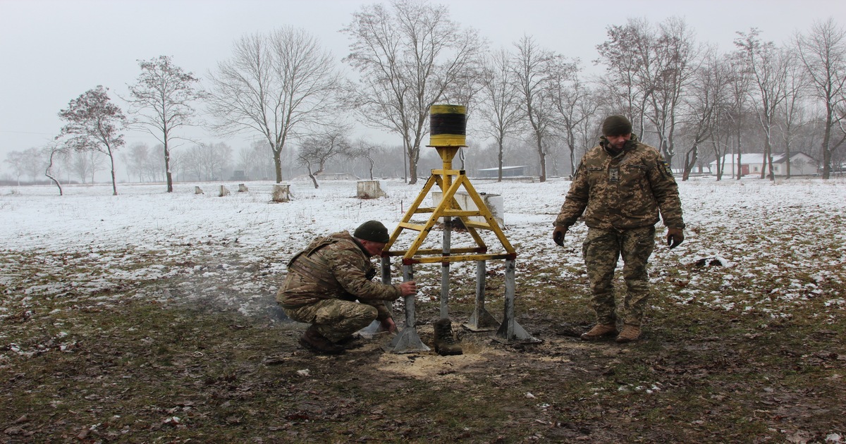 L'Ukraine met au point des chaussures antimines pour les sapeurs