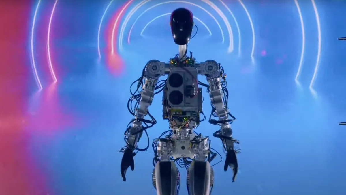 Elon Musk a dévoilé un prototype du robot-humanoïde Optimus.