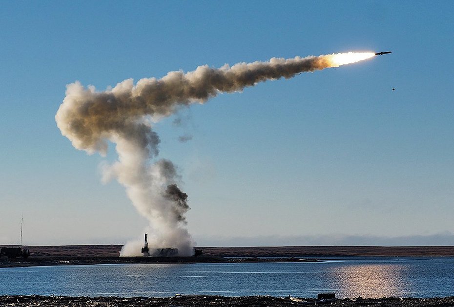 Hezbollah allegedly has Russian Onyx / Yakhont anti-ship missiles with a range of 300 km which could pose a threat to US destroyers and aircraft carriers