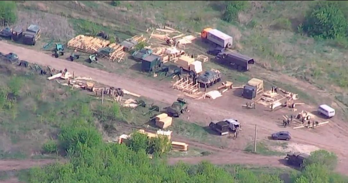 La reconnaissance aérienne révèle la production sur le terrain de modèles en bois d'équipements russes, ce qui rend difficile l'identification des cibles depuis les airs (photo)