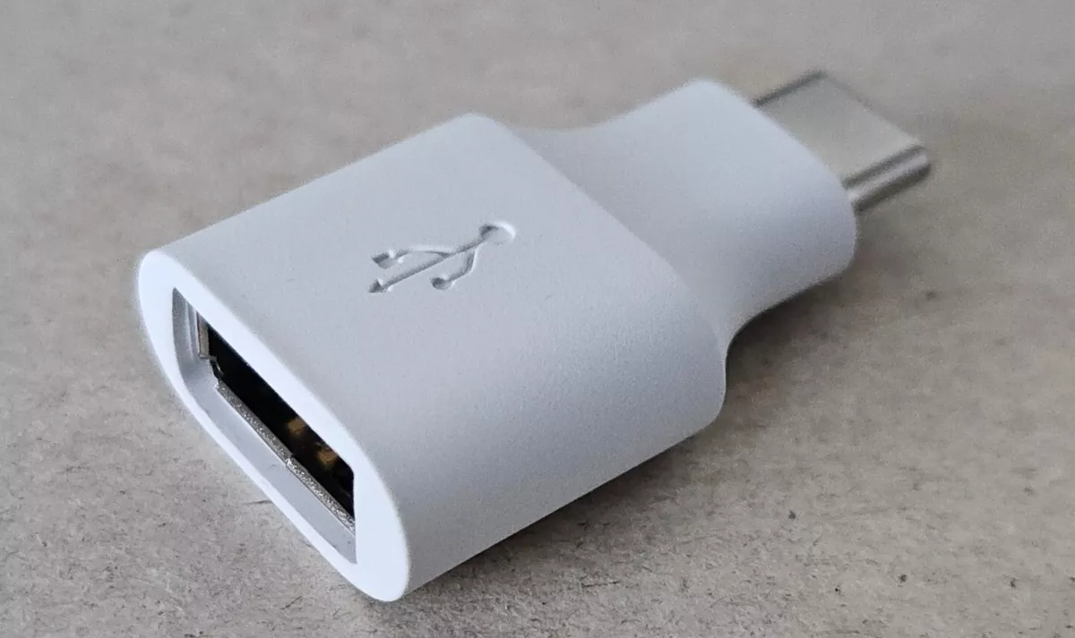 Нова серія Pixel 9 може не отримати адаптер USB-A на USB-C, який раніше входив до комплекту попередніх Pixel