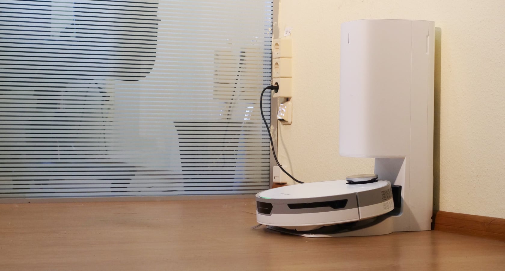 Плюс за автоматичне прибирання: огляд робота-пилососа Samsung Jet Bot+
