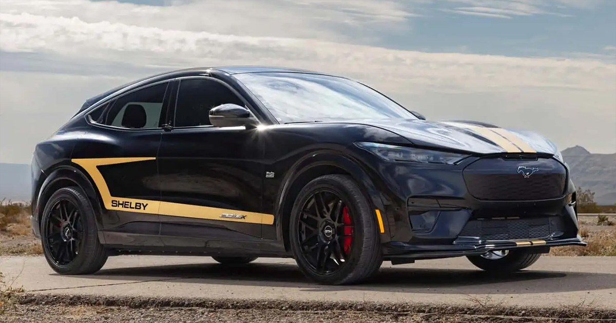 Відкрийте для себе міць: Ford Shelby Mach-E Electrifies with Performance