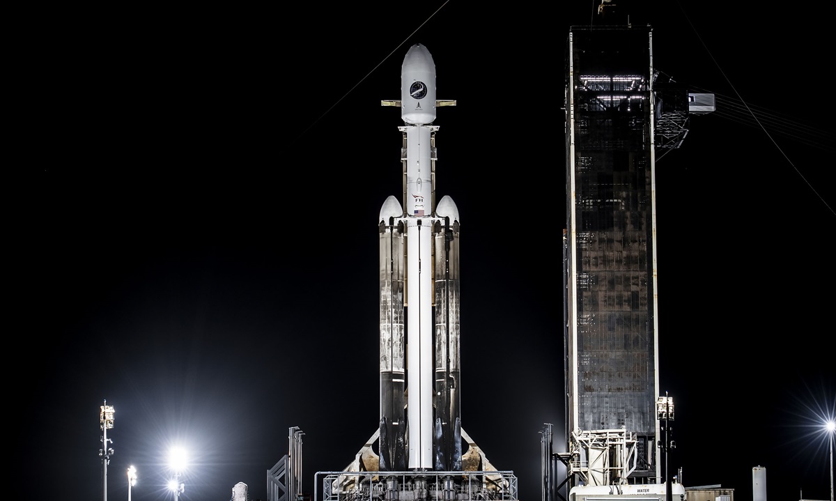 SpaceX's market capitalisation rose from $175bn to $180bn in one week