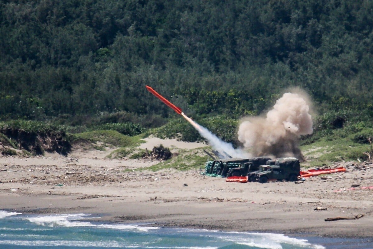 Taiwan practices repelling a potential Chinese attack
