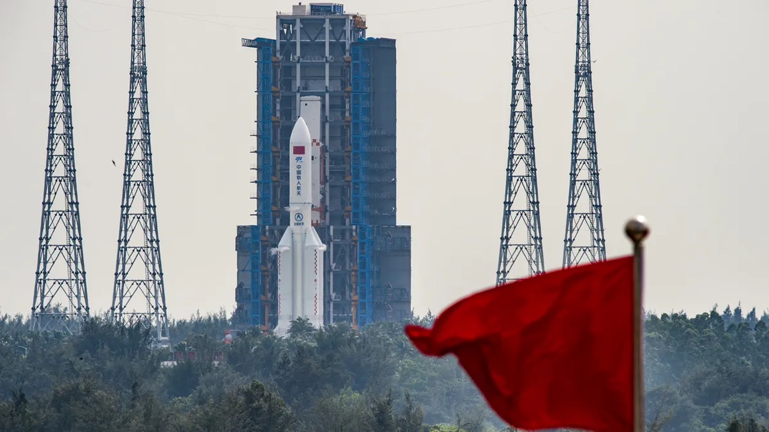 Ракета серії Long March на старті