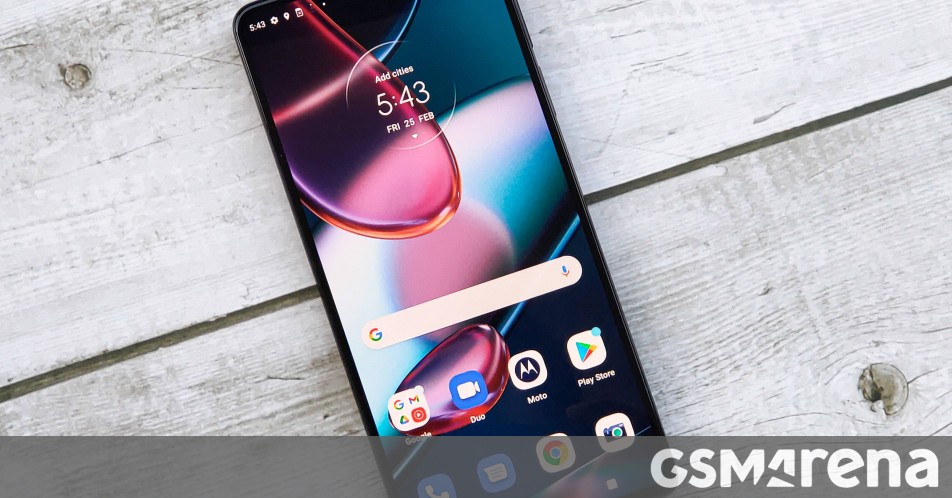 Motorola Edge+ (2022) will be available in the US on March 24
