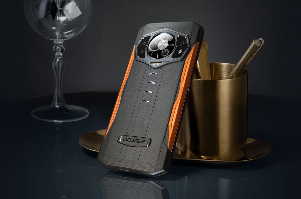 Doogee S98 looks and sounds more like a secret agent gadget than a smartphone-4