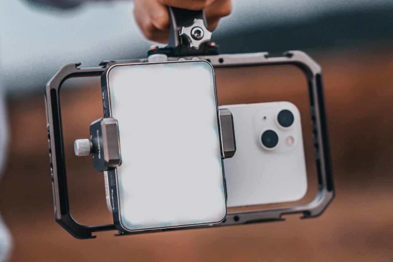 Turn your iPhone into a professional film-making setup with this modular phone-rig-6