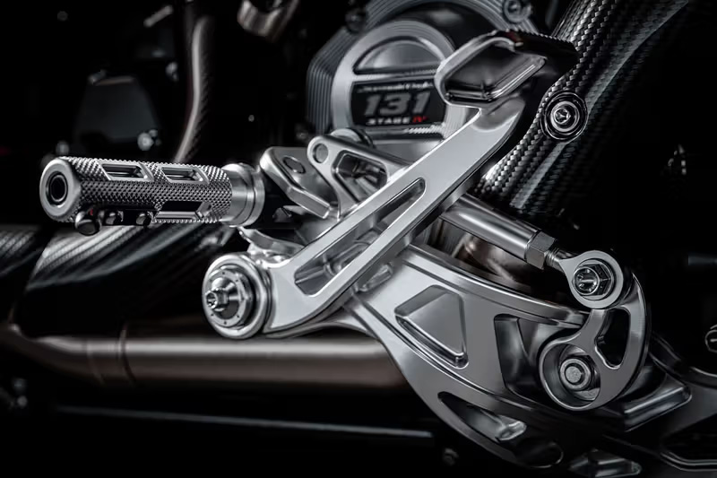 CVO Road Glide RR - з видом на дорогу