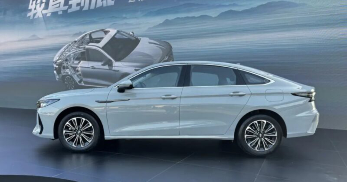 Оновлений седан Chery Fulwin A8 2025 року