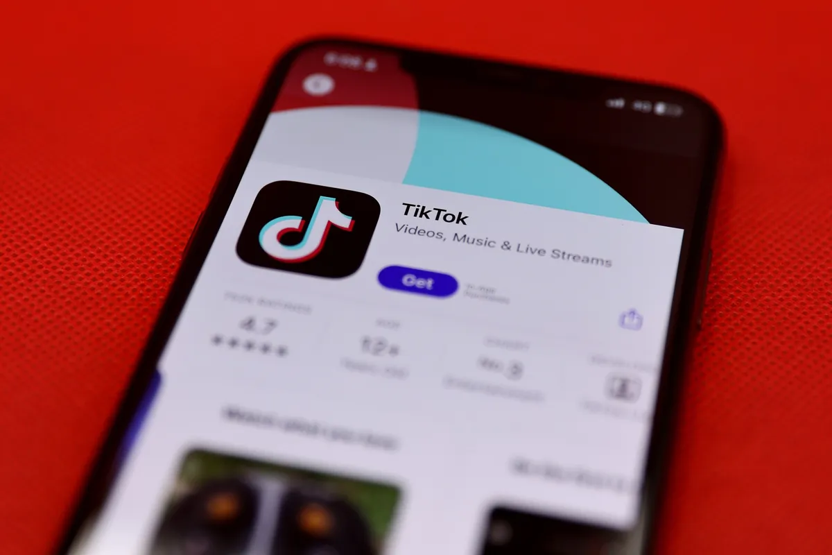 Додаток TikTok для IOS. Ілюстрація: Bloomberg