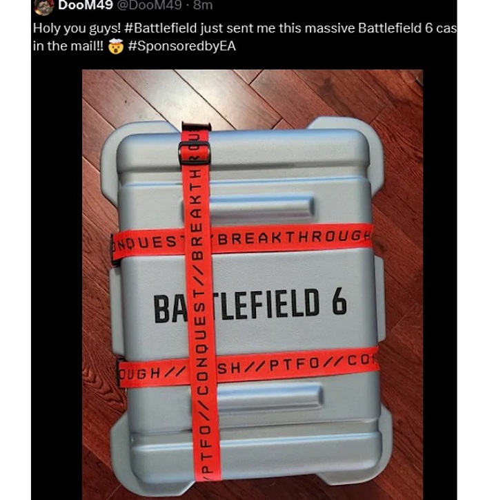 Кейс із написом Battlefield 6 і стрічкою з назвами ігрових режимів