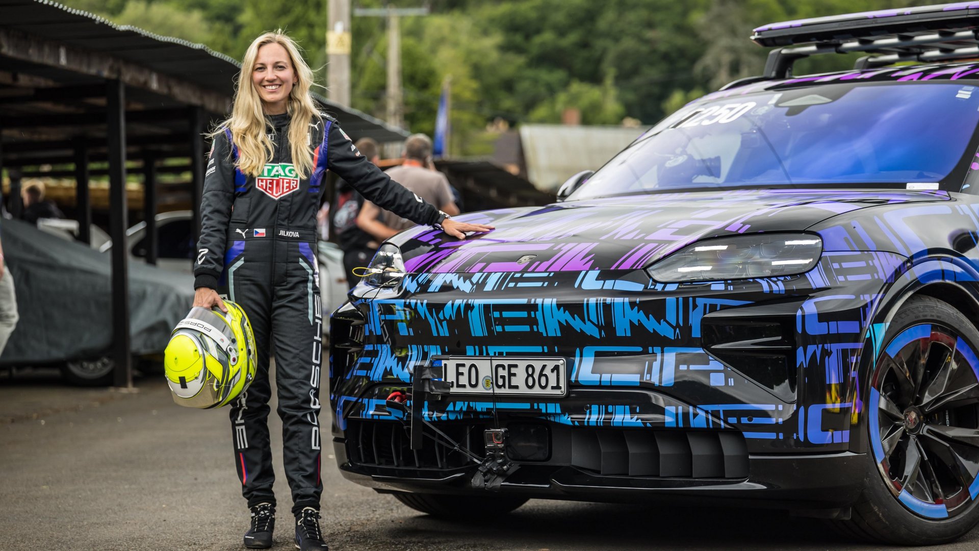 The first all-electric Porsche Cayenne on the Shelsley Walsh circuit