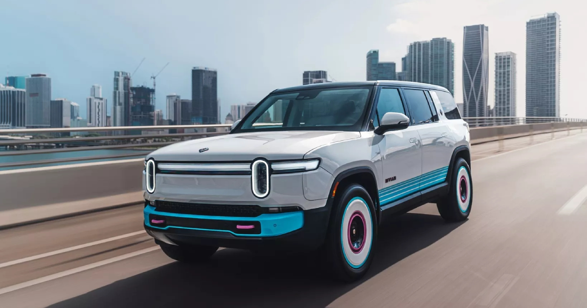 Rivian R1S Quad Miami Edition вид спереду