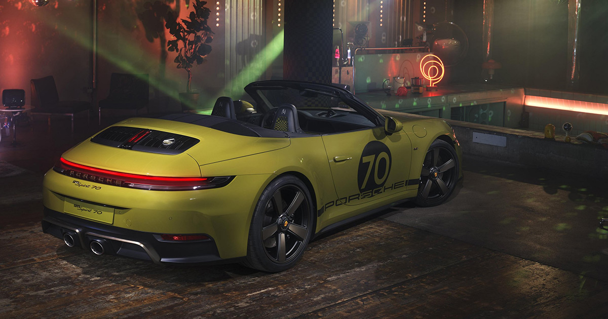 Porsche 911 Spirit 70 у кольорі Olive Neo Green