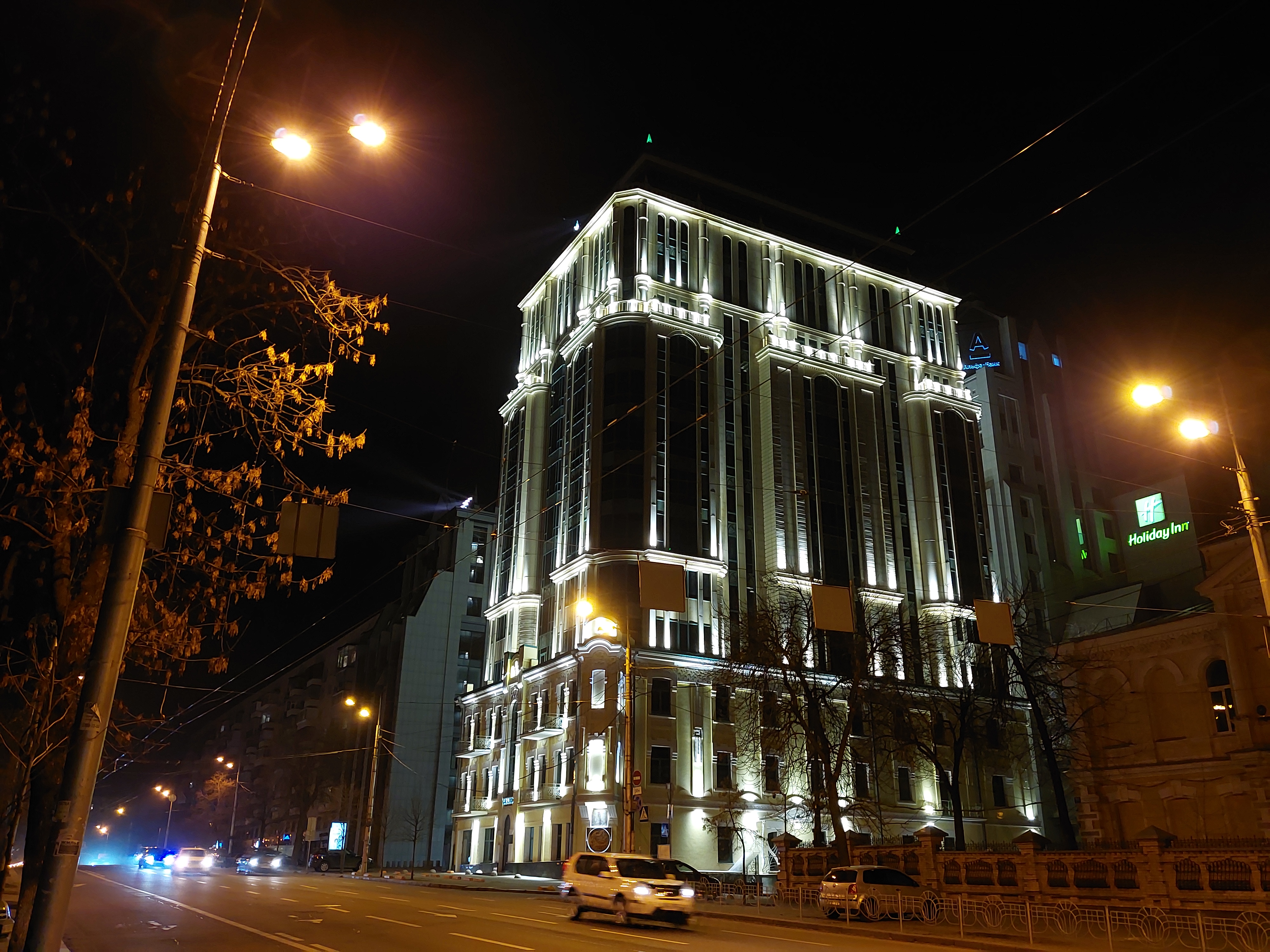 Samsung Galaxy A72 VS Galaxy A52 Review: Mid-Range Phones with Flagship Ambitions-404