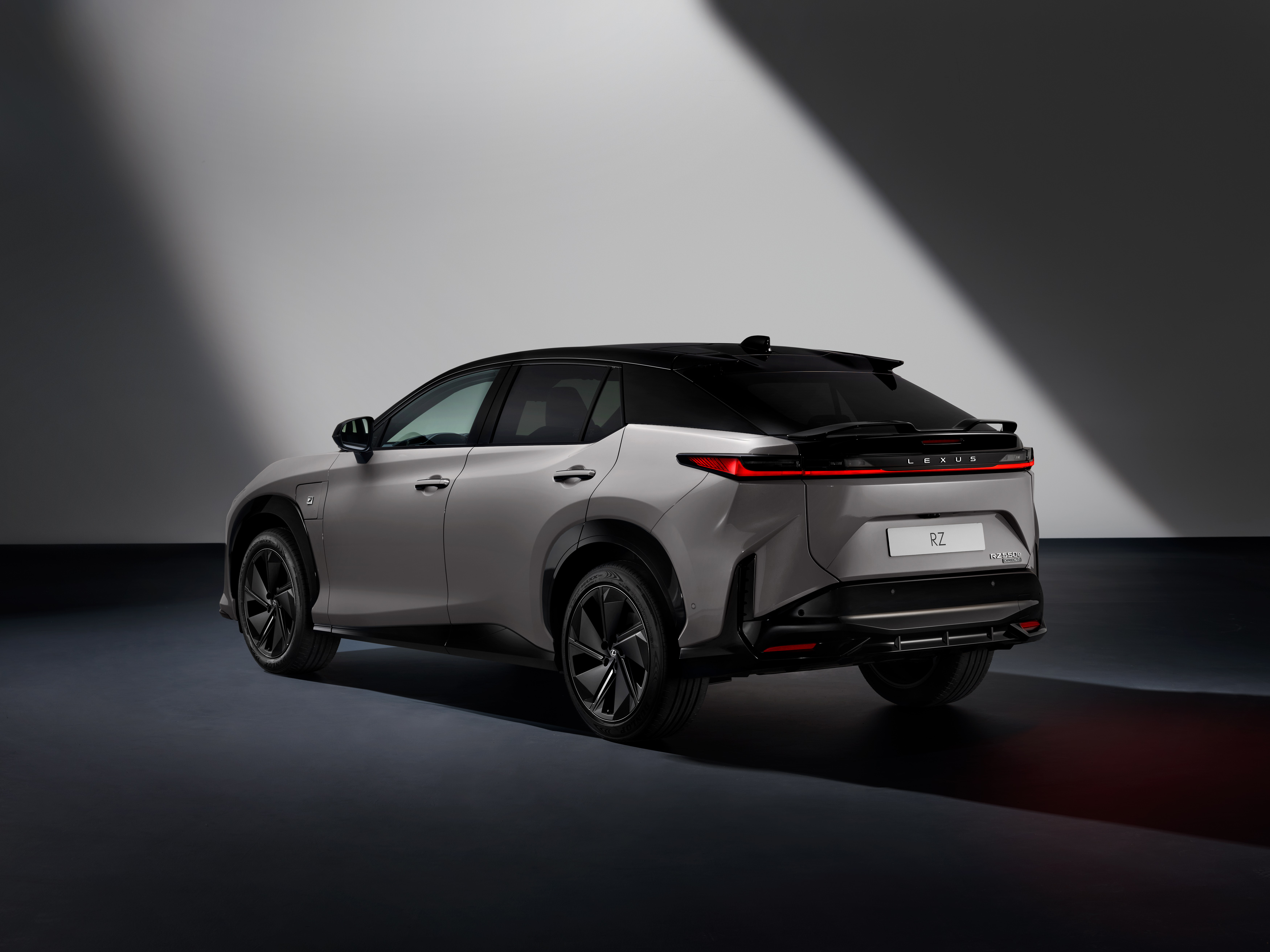 Оновлений Lexus RZ 2025 - зображення 2