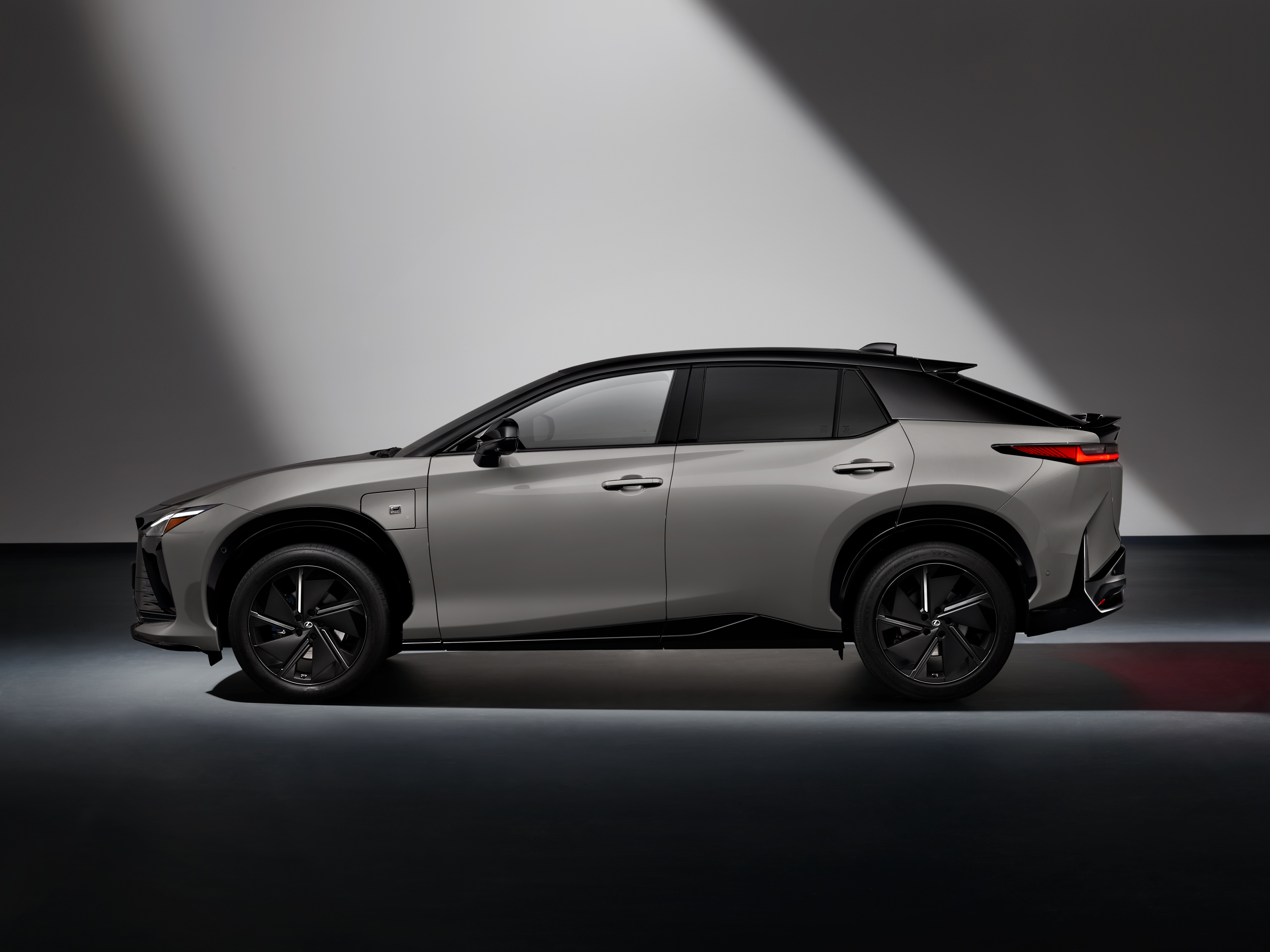 Оновлений Lexus RZ 2025 - зображення 3