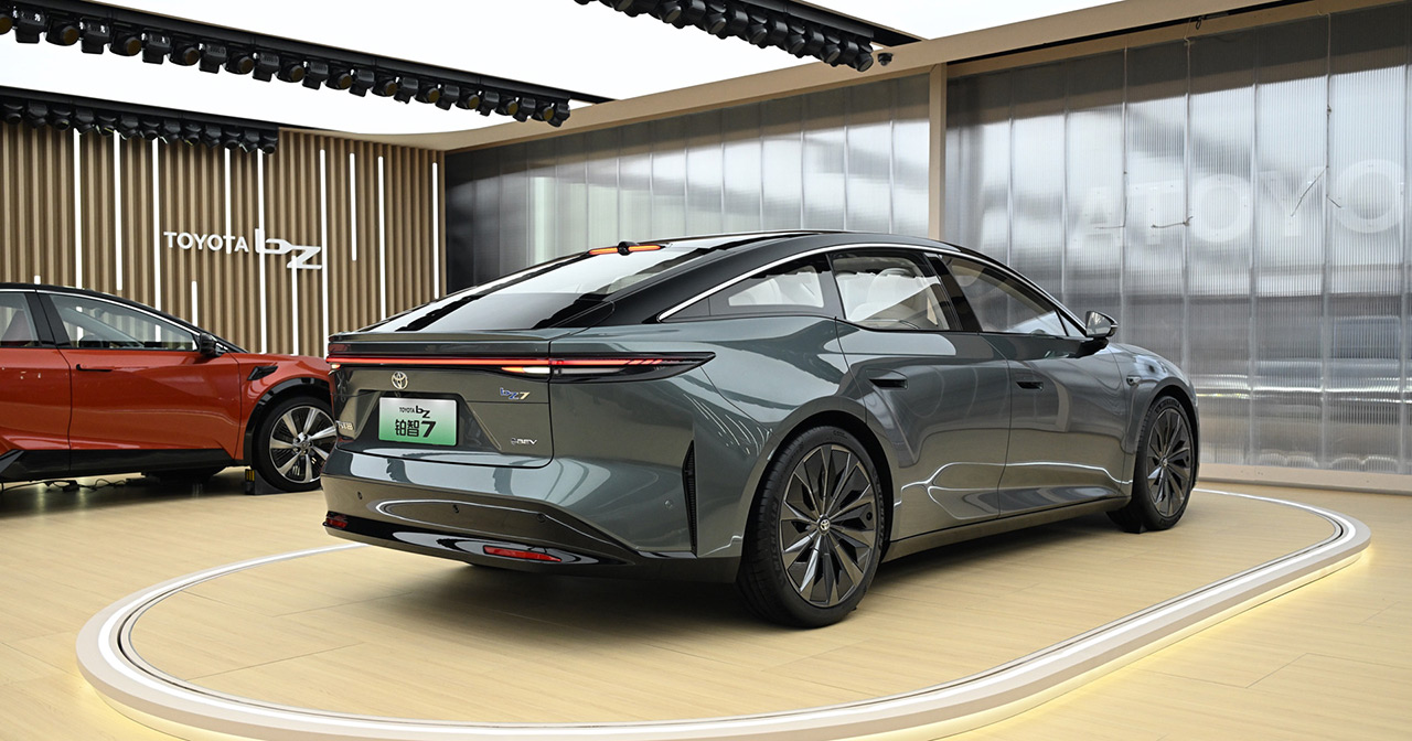 Обтічна форма кузова Toyota bZ7