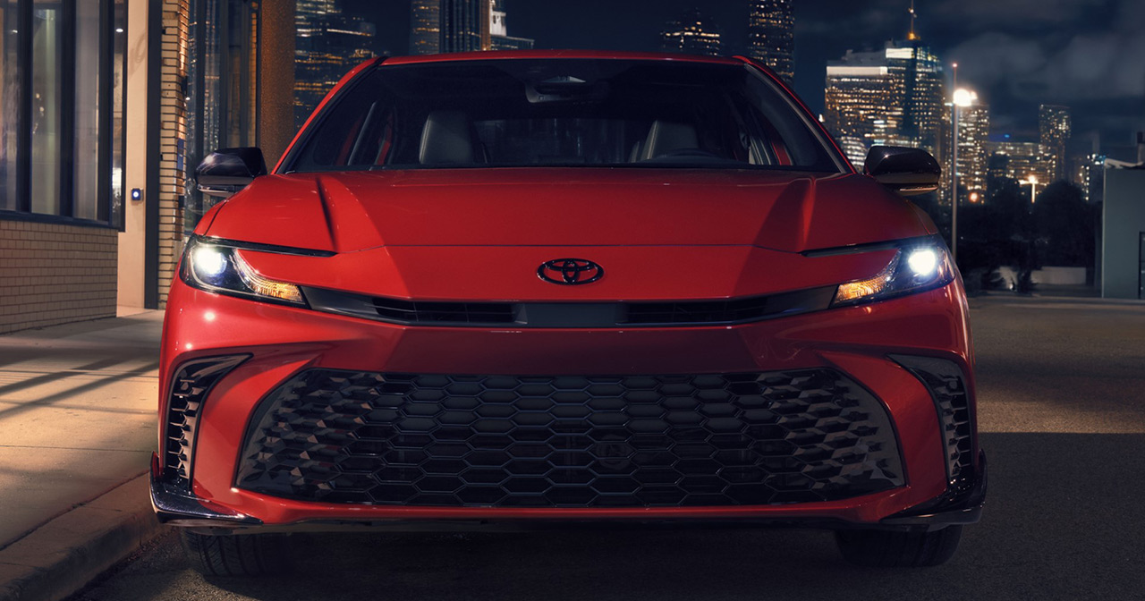 2026 Toyota Camry Nightshade Edition - вид збоку