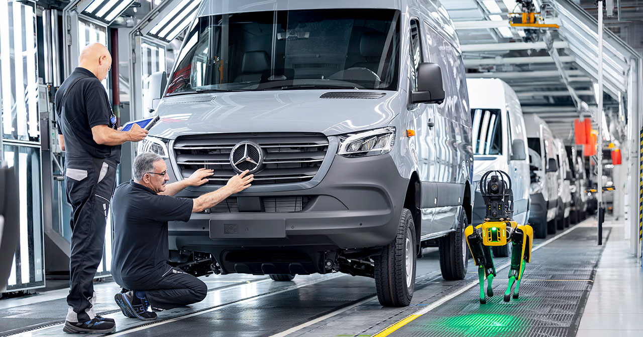 Autonomous drone at the Mercedes-Benz factory