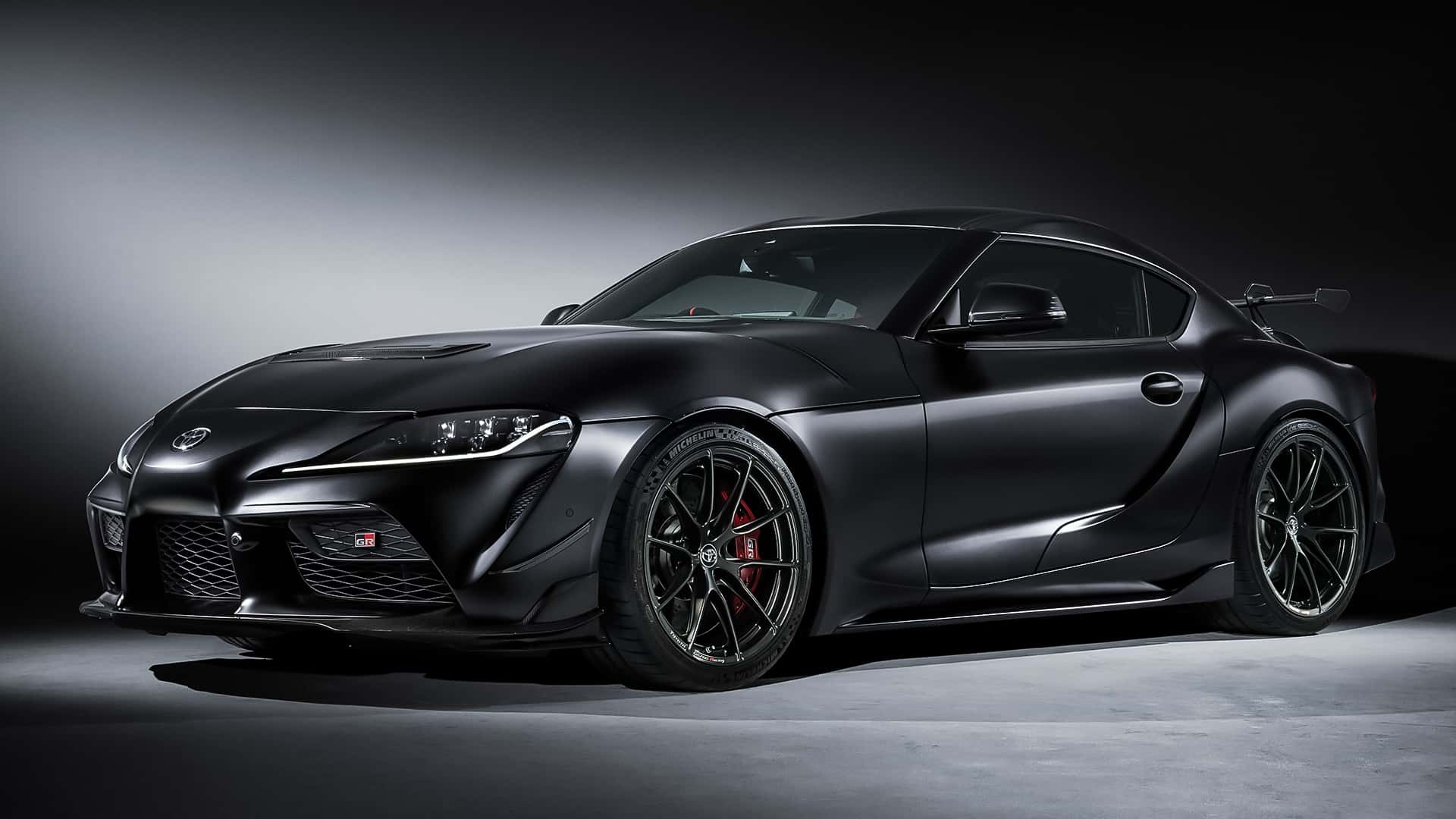Toyota Supra Final Edition вид ззаду