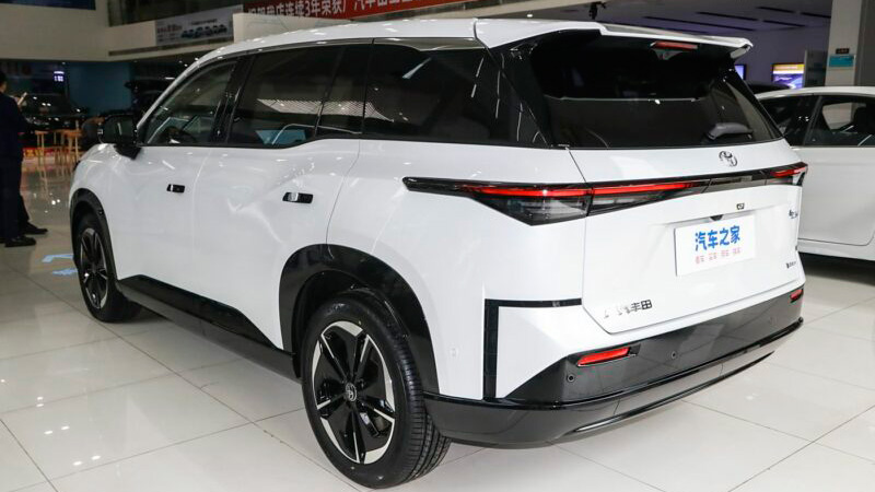 Інтер'єр Toyota bZ3X