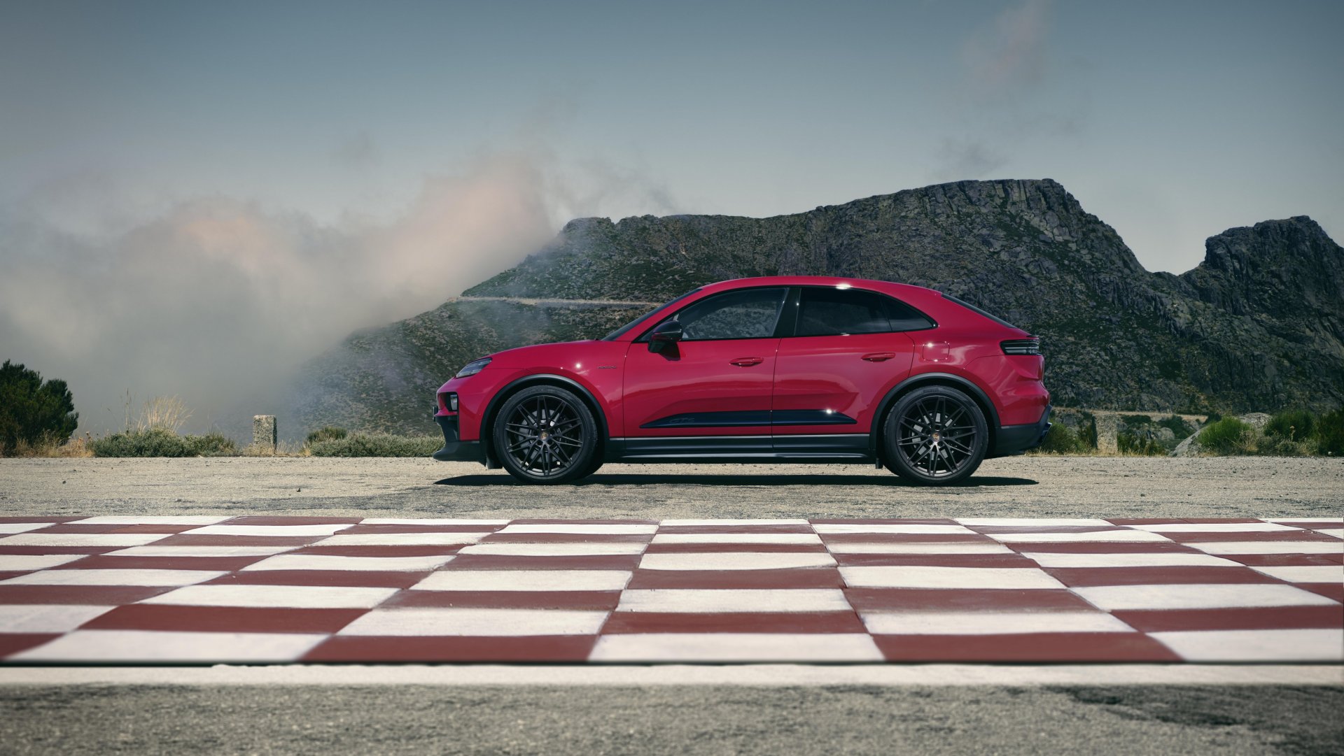 Вид ззаду на Porsche Macan GTS