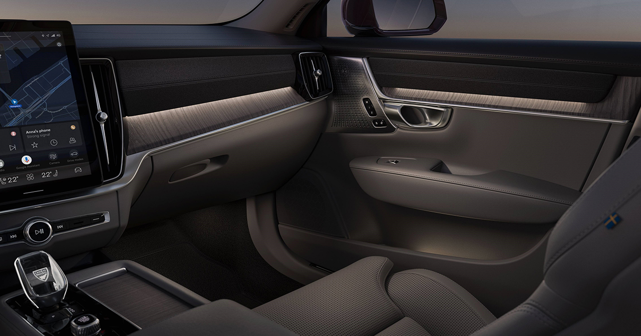 Косметичні зміни в інтер'єрі оновленого Volvo S90