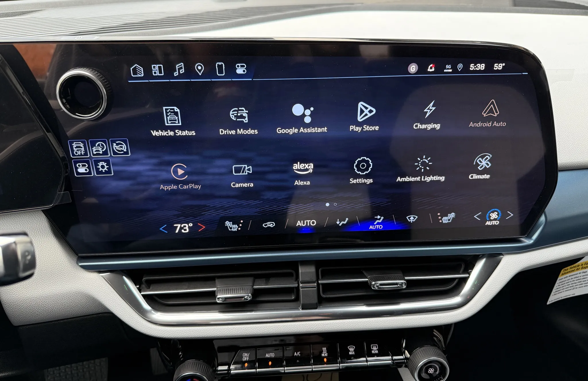 Інтеграція Apple CarPlay та Android Auto в автомобілі GM